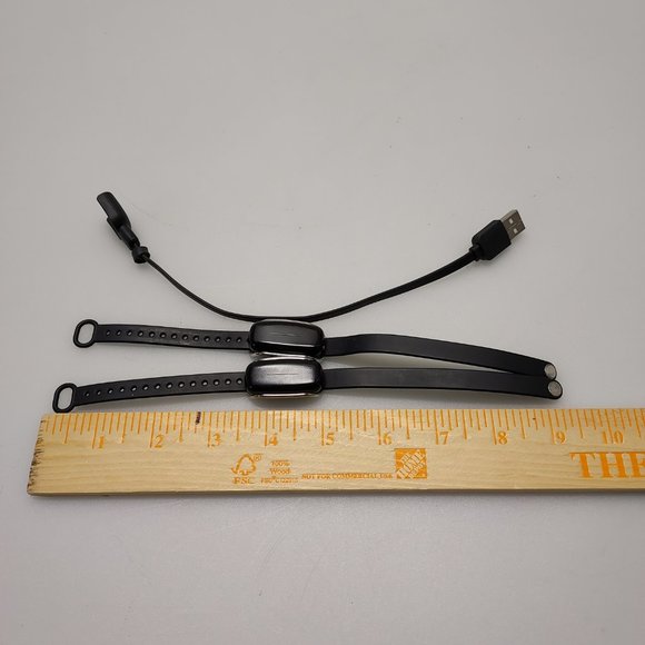 BOND TOUCH LONG DISTANCE COUPLES SMART TOUCH BRACELETS LOT OF 2 & USB CHARGER - Picture 6 of 7